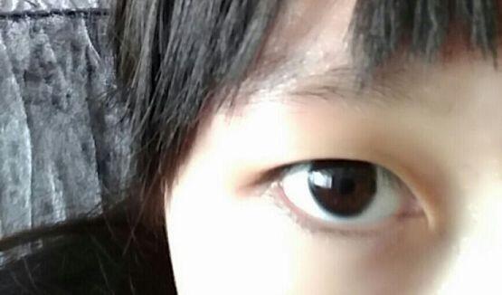 눈은 속쌍이고 쿨톤이야ㅏㅏㅏ