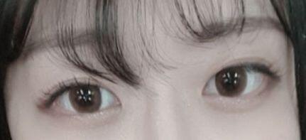 화장을 잘 못해서 매번 속눈썹 연장하고 아이라인만해... 다들 이쁘고 화장 잘해서 부럽다
