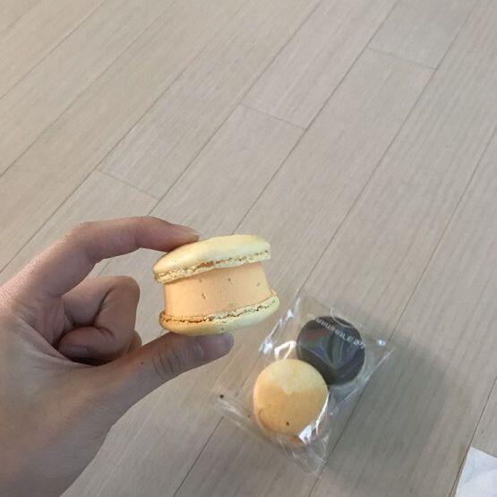 맠카롱쓰 사진은 동생한테 찍어달라고함 ㅋㅋㅋㅋㅋ