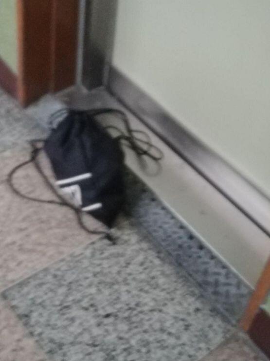 5학년 1반 교실 앞문앞에 실내화 가방있더..