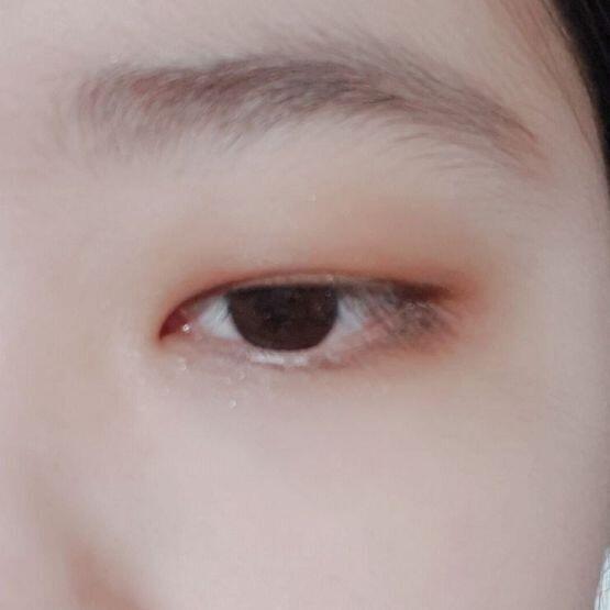 데일리! 집에서 뒹굴거리다가 찍어서 그런지 번짐 있다ㅠㅠ 학생이라서 티 안나게 섀도우만 살짝 하는 편이야 다들 눈 너무 예뻐서 부러워🙈