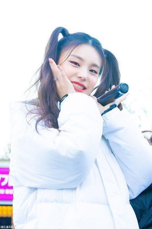있지 예지 이달소 올리비아 혜, 이브, 진솔, 하슬 오마이걸 지호, 비니 레드벨벳 슬기, 아이린 라붐 지엔 사진은 후첨...