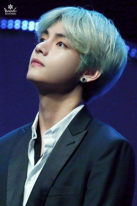 방탄소년단의 뷔라는 놈인데 베트남에서 인기 1위 먹었대