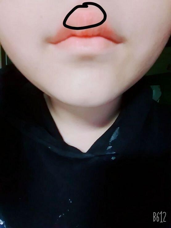 저기 검정색 있는 부분이 그래ㅜㅜ 사진으로는 안그러겠지만.. 실제로는 완전 거칠거칠..