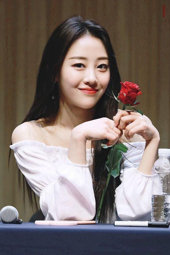 앞에 달소 있지만 그래도 더 영업해볼께ㅠㅠㅠ 순서대로 이브,진솔,올리비아혜야!