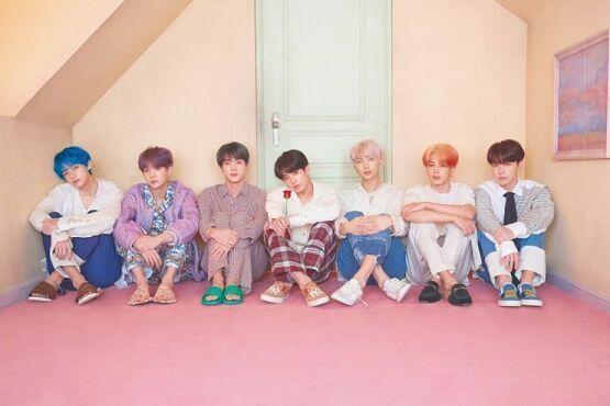 내 본진은 방탄인데 우리 탄이들은 말이 필요없어 월드와이드잖아 ㅋㅋㅋㅋ BBMA에서 상받은거 그래미 간거 그리고 잘생기고 노래,랩 잘하고 ㅠㅠㅠ