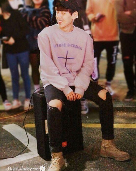 데뷔 전 버스킹하던 시절
