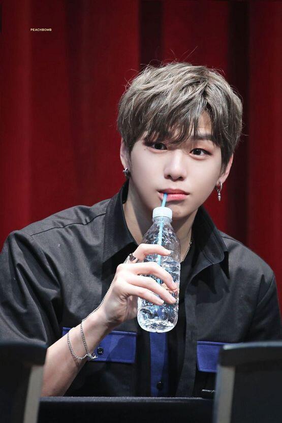 나도 강다니엘 생각나 보자마자 생각났어