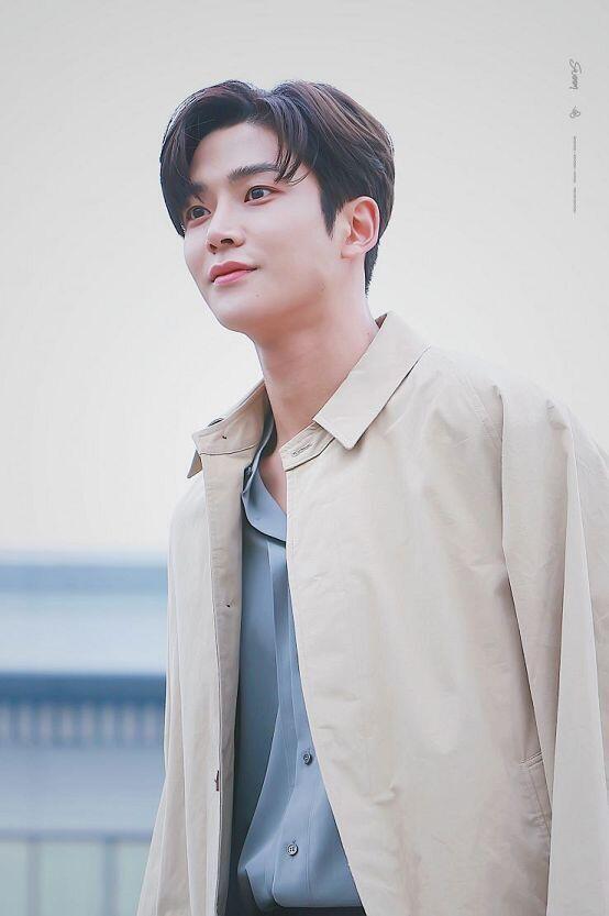sf9 로운,,,, 키 190임,,,,,!!