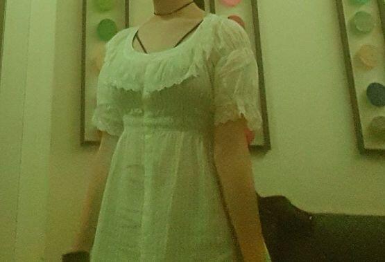 참고로 등 뒤에 리본 있엉