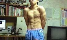 어?안되겠네 형 몸 보이지 쳐맞아야 정신차리겠니? 형이 까라면 까는거야~ 앞으로 조심해라 지켜본다잉