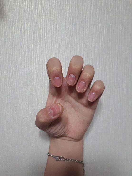 이건 4월 30일 1- 왼 손 2- 오른 손 3-오른 손 엄지 솔직히 이거 시작한 계기가 오른 손 엄지 때문일지도 몰라ㅋㅋ 내가 손톱 울퉁불퉁
