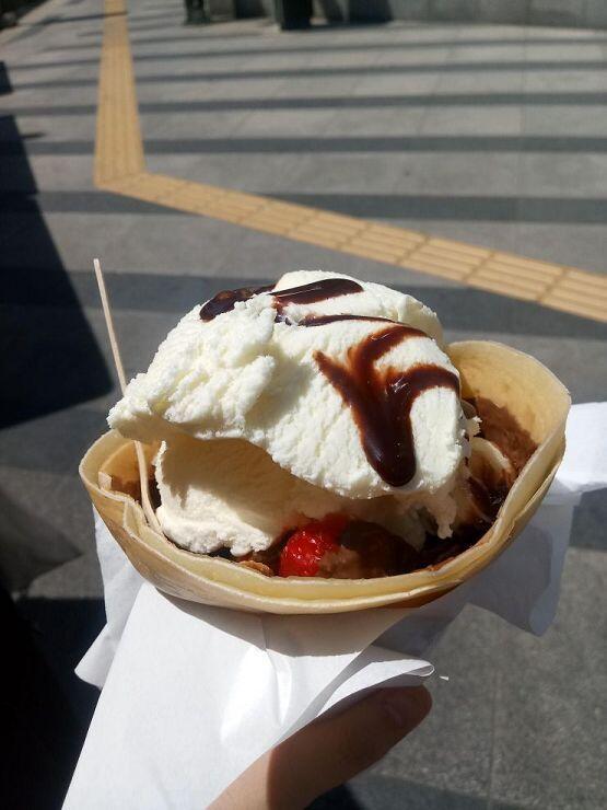 설빙 딸기트리빙수였나..?하고 콘치즈빙수 크레페 설빙 마시멜로 어쩌구..
