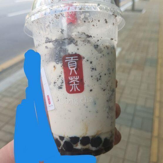 이게 내가 받은거 조금 먹긴했지만 섞진않았어 펄 추가한거야