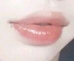 내 입술인디 두꺼울 수록 아프다고 들었거든 많이아플까? 어디어디 뚫지? 중간에 하나가 예쁠까 아니면 스네이크바이트 자리가 예쁠까