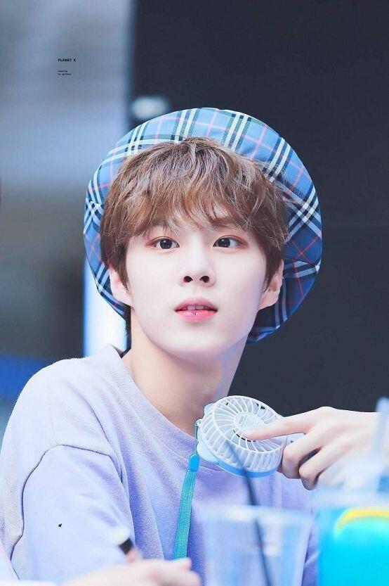 김우석 사랑해 데뷔하자❤❤❤