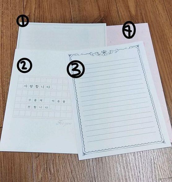 모두들... 감사하다...! 이제 편지지랑 편지봉투를 뭘로 보낼지 투표하자 편지지 1~4번 편지봉투 1~6번 각각 하나 씩 골라줘 넉넉하게 >>
