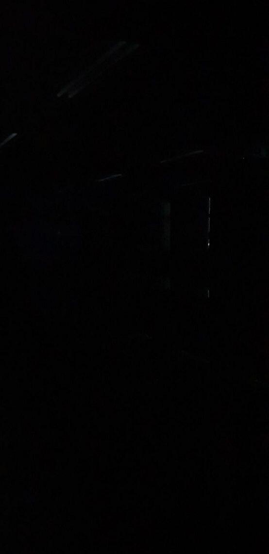 미술실 열자마자 후딱 찍고 나온거.