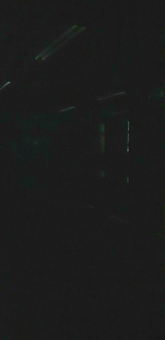 이거 두개는 내가 밝기조정한거야. 화면 밝기 최대화시켜놓고 봐. 일단 목요일엔 플래쉬로 찍을게 ㅋㅋㅋ 근데 ㄹㅇ 겁나안보이네