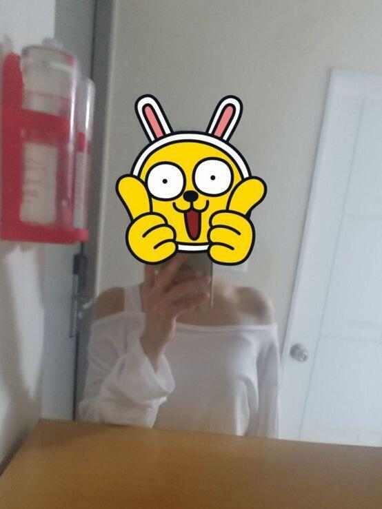 내가 입으니 저언혀 다른 옷이 되었다 빕빕. 다음부터는 이상한 도전 하지말고 후드티나 입어야지