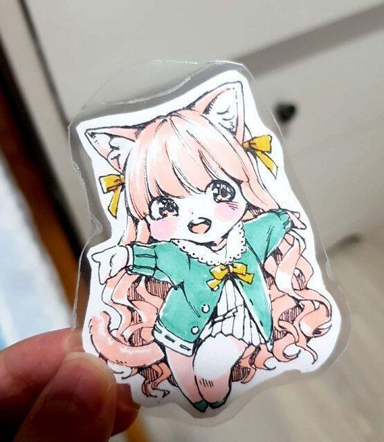 초딩 때 그림 그려서 코팅하는게 취미였는데 몇 년 지난 지금도 그러고있음ㅋㅋ