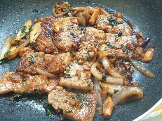 크레이프 케이크 닭갈비 삼겹살