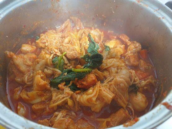 크레이프 케이크 닭갈비 삼겹살