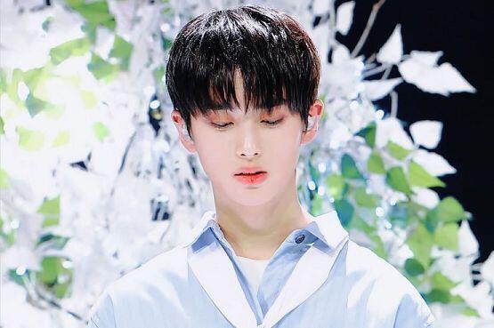 얼굴이 국보인 김민규 픽 남으면 한 번 뽑아줘! 인성 바른 걔로 유명한 그 김민규 뽑아주라ㅠㅠ