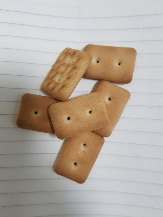 오늘 시험보면서 먹은간식 하리보는 미니지만 두봉지먹었다ㅠ 약200kcal
