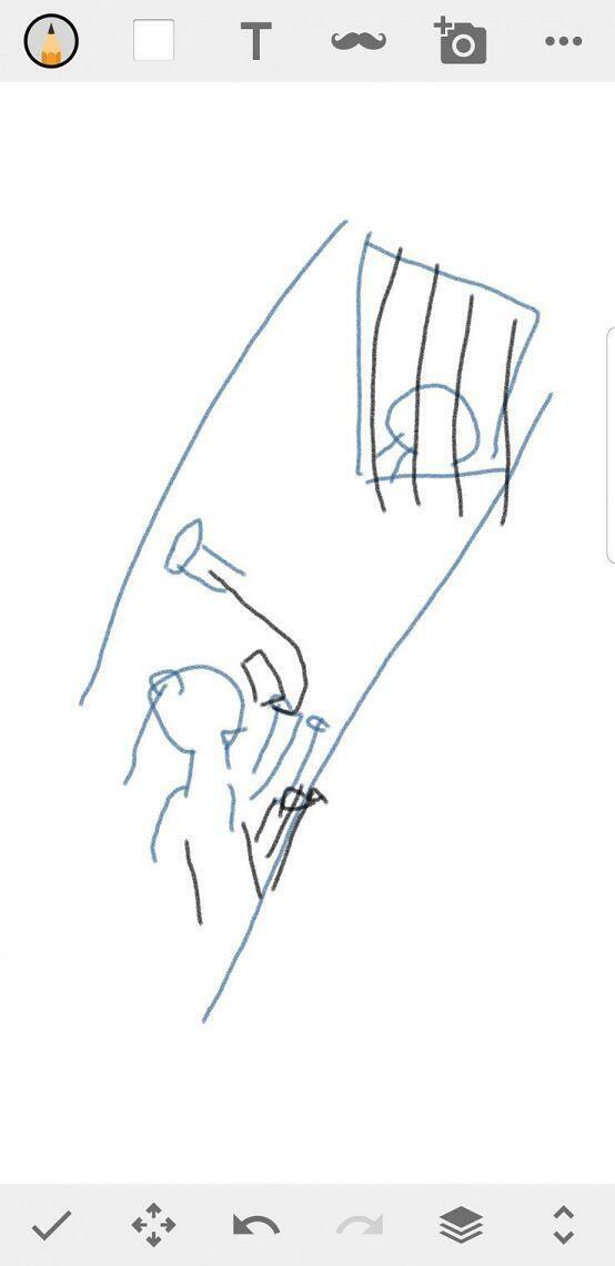 폰을 보다가 고개를 들고 앞을보니깐 이상한게 있는거야 . 잘못봤나 싶어서 눈을 깜빡이고 다시봤는데 계속있어서 나도 뚫어져라 보는데 그당시에는 별