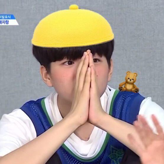 이진우 영업합니다! 지금 진우는 한명한명의 선택이 정말 절실한 상황입니다 제발 도와주세요ㅠㅠ 1. 진우는 5년 활동해도 21살이다. 2. 진우는
