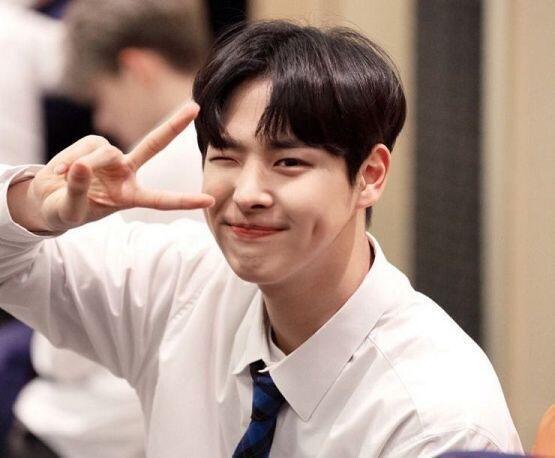 최병찬 ㄹㅇ 개귀엽ㅠㅠㅠㅠㅠ 로열A에다가 그냥 완전 병아리 그자체...