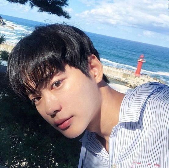 얘두라 나 스레주야 내 투픽 이세진 자랑 좀 할게 투표기간은 아니지만 얼굴이 너무 열일하길래