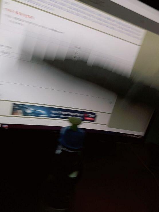 한손으로 계속하다가 안되서 양손으로 안되서 키보드로 내리쳤는데도 안따지네 ㅡㅡ