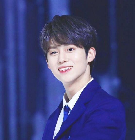 아직 남돌은 아닌데 너가 투표해주며는 남돌이 될 수 있는 프듀X101 울림 >>황윤성