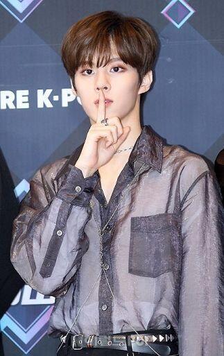 업텐션 멤버고 이번에 프듀 나오고있는 김우석 추천해~ 그냥 딱보면 애옹이얌ㅎㅎ