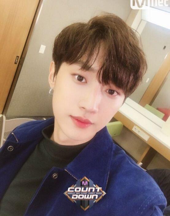 민기(뉴이스트 렌) 겁나 예쁜데.. 진영(b1a4)도 예뻐..