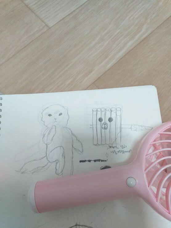 손풍기로 가린건 개인정보가 적혀있어서...