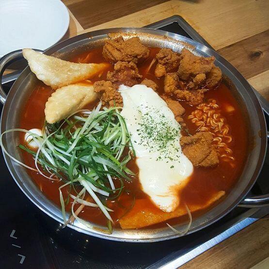 떡볶이 먹고싶다 피자 먹고싶따ㅠㅜㅜㅠㅠㅠㅠㅠ