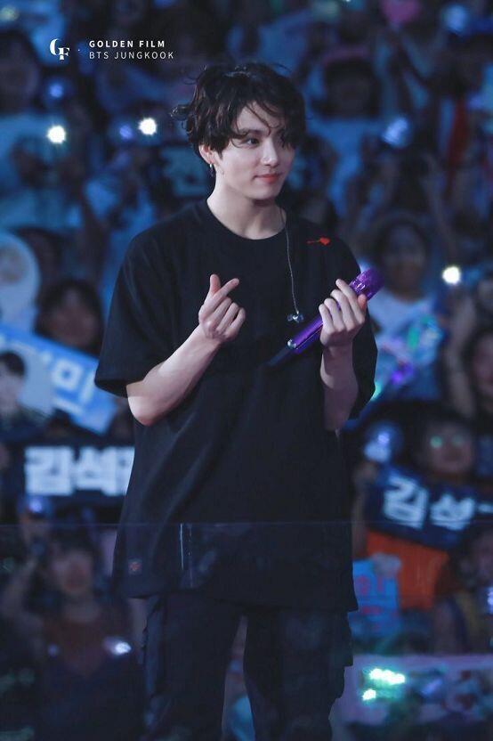 어...지민이랑 정국이. 태형이도좋긴한데 얜너무 비정상적이게 예뻐서 같이존재할수 없을것같아