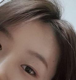 이거 눈썹타투좋아! 쓰리씨이껀데 바르고 잠든다음에 담날 세수해도 거의 남아있고 4~5일은 유지되더라 6~7일쯤되면 많이 옅어지는데 그린 모양은
