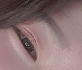 나는 쌍액하고 다녀! 연한 섀도우 바르고 아이라인 얇게 그려~사진에는 잘 안 나왔는데 마스카라에 공들이는 편이야!