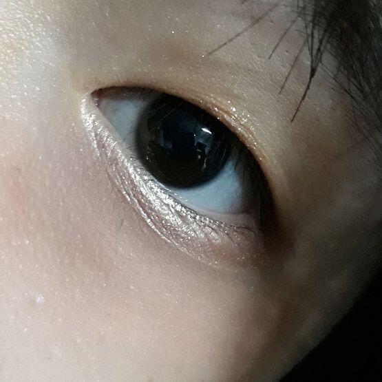 도화살 메컵.. 애교살 펄 실제로 보면 엄청 붉은데... 보급용 폰이라 안 나오네ㅠㅠㅠㅠ