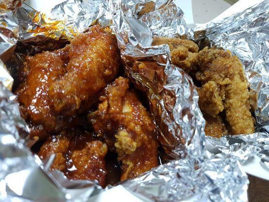 떡볶이 양념반, 간장반 칼국수 겉절이