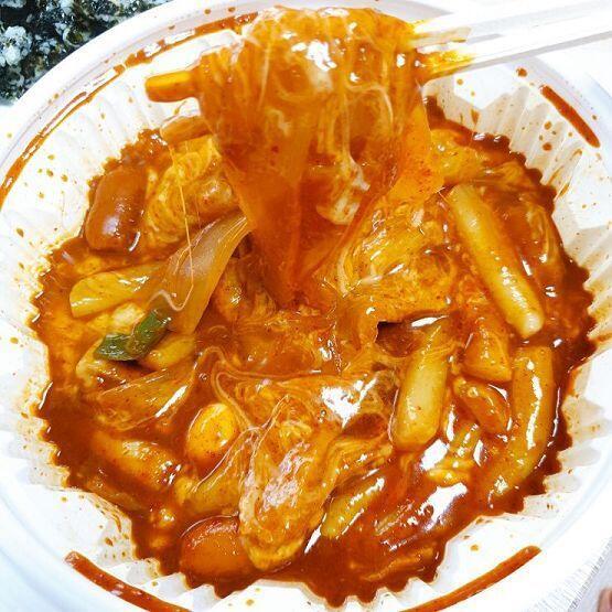떡볶이 양념반, 간장반 칼국수 겉절이