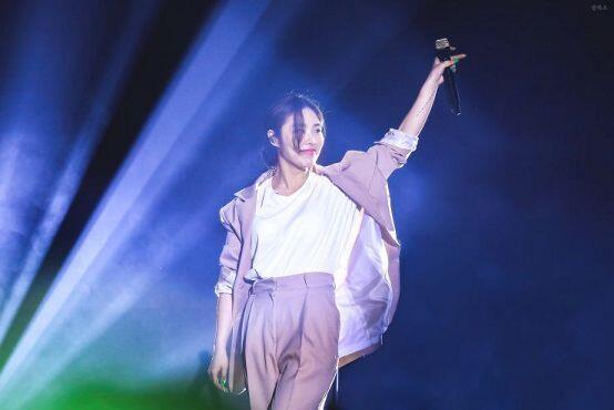 마마무 휘인,,,,, 분위기 완전,,,,,,, 흑,,,, 나 완전 처돌이 됐자나,,,,,