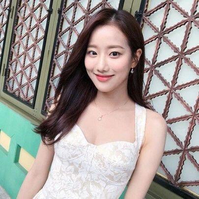 에이프릴 나은 첫사랑 닮아서ㅎㅎ
