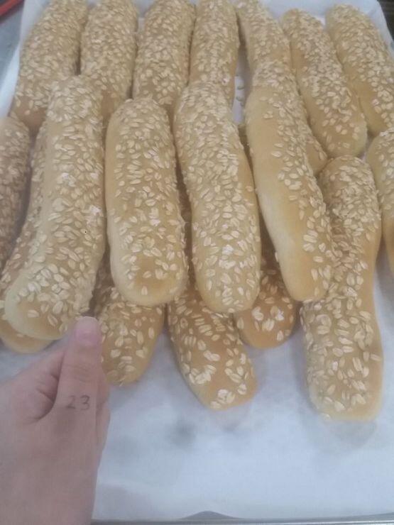 제 취미는 제과제빵 이예요! 오늘은 통밀빵 만들었어요 사진 엄청 맛 없어보이게 나왔녜요ㅠ