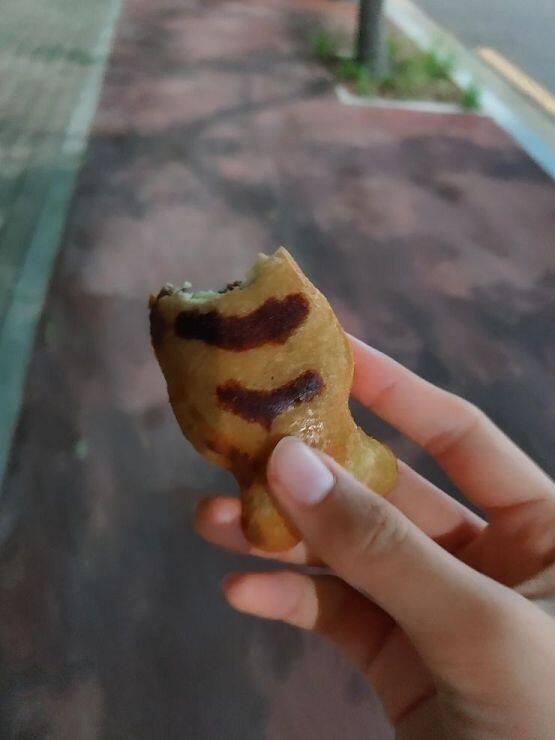 학원마치고 까까 먹으면서 스레주 얘기를 보며 집으로 가고잇따.. 와 진짜 소확행 별거 아니군아?!?! 다 댐벼!!!!