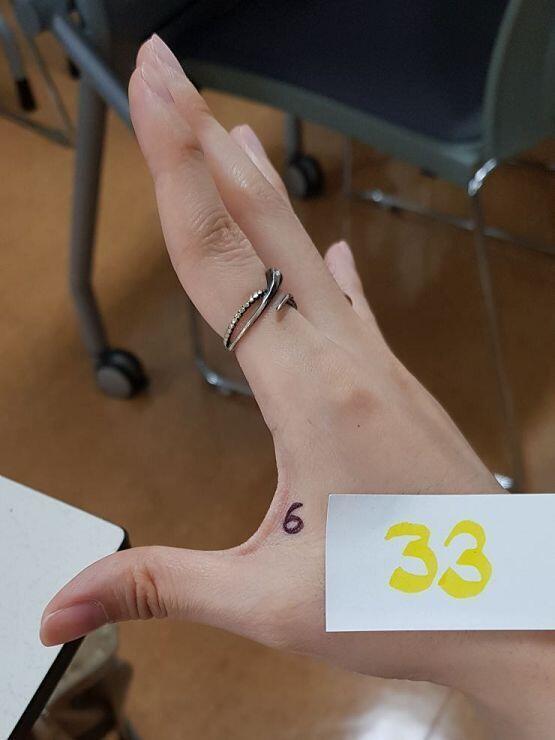 미션 완료! 두려워하는 건, 음, 내가 내 생계조차 감당하기 버거울 정도로 무능한 사람인 것만 같다는 생각이 사실로 드러나는 것?